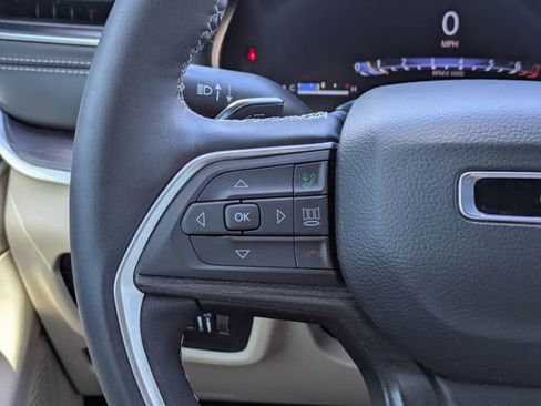 Used 2025 Jeep Grand Cherokee L Limited w/ Black Appearance Package image 26