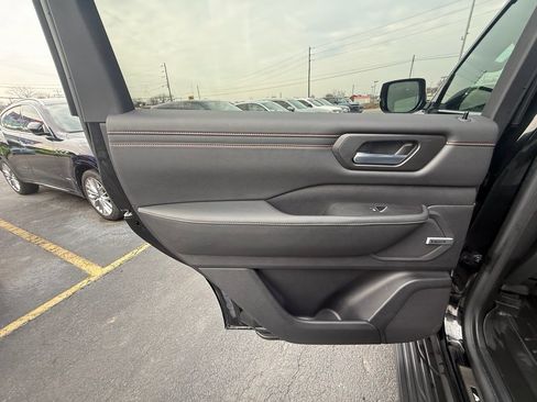 Used 2025 Nissan Armada PRO-4X w/ Pro-4X Premium Package image 17