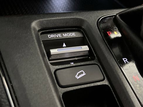 Used 2025 Honda CR-V Sport image 32