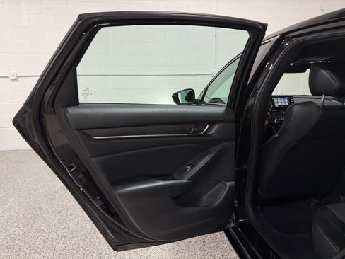 Used 2018 Honda Accord Sport image 28