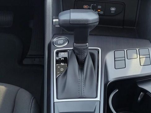 New 2026 Kia Sportage LX FWD image 17