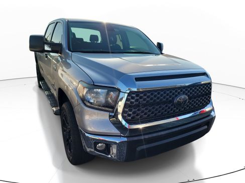 Used 2020 Toyota Tundra SR5 w/ SR5 Upgrade Package AWD/4WD image 2