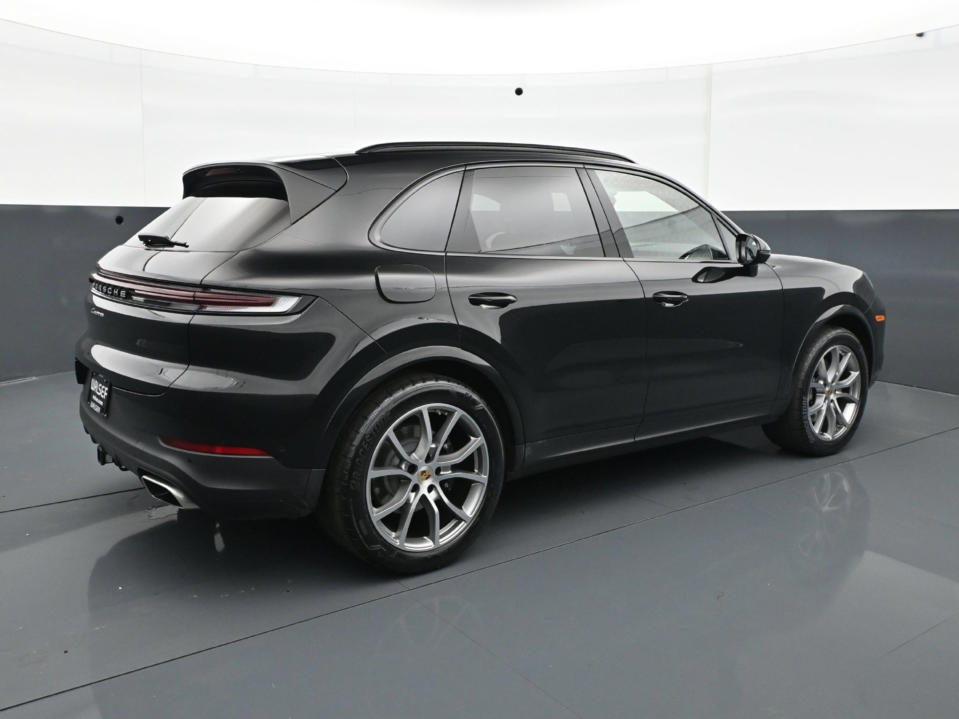 Used 2024 Porsche Cayenne AWD/4WD image 7