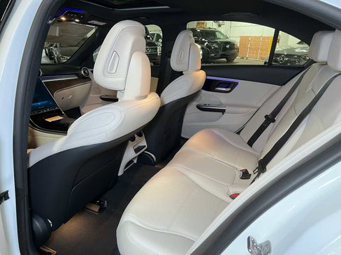New 2025 Mercedes-Benz C 300 4MATIC Sedan image 17