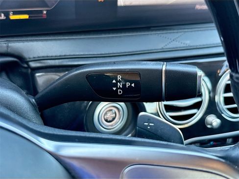 Used 2020 Mercedes-Benz S 560 4MATIC Sedan w/ Premium Package image 18