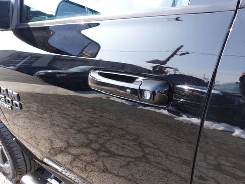 Used 2022 RAM 1500 Classic SLT w/ Electronics Convenience Group image 10