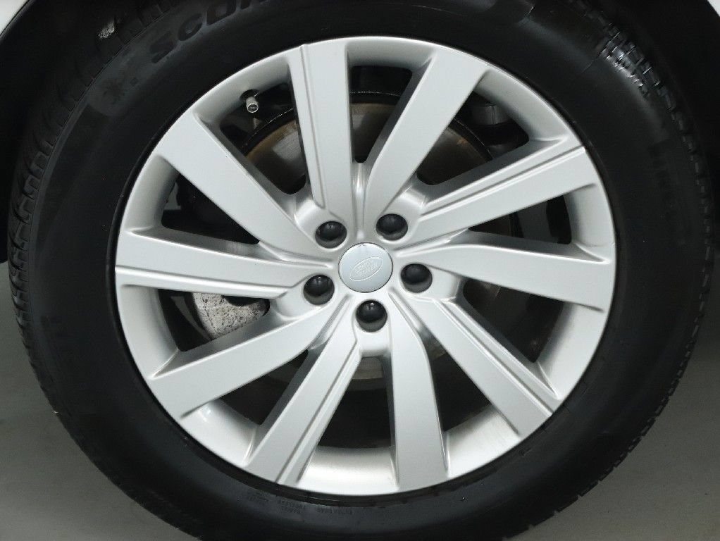 Certified 2025 Land Rover Range Rover SE AWD/4WD image 41