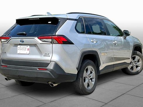 Used 2022 Toyota RAV4 XLE AWD/4WD image 22