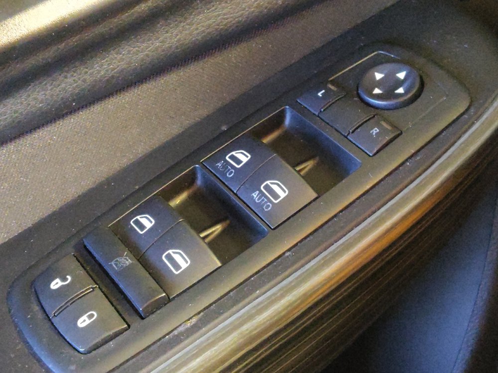 Used 2014 Jeep Cherokee Latitude w/ Comfort/Convenience Group FWD image 27