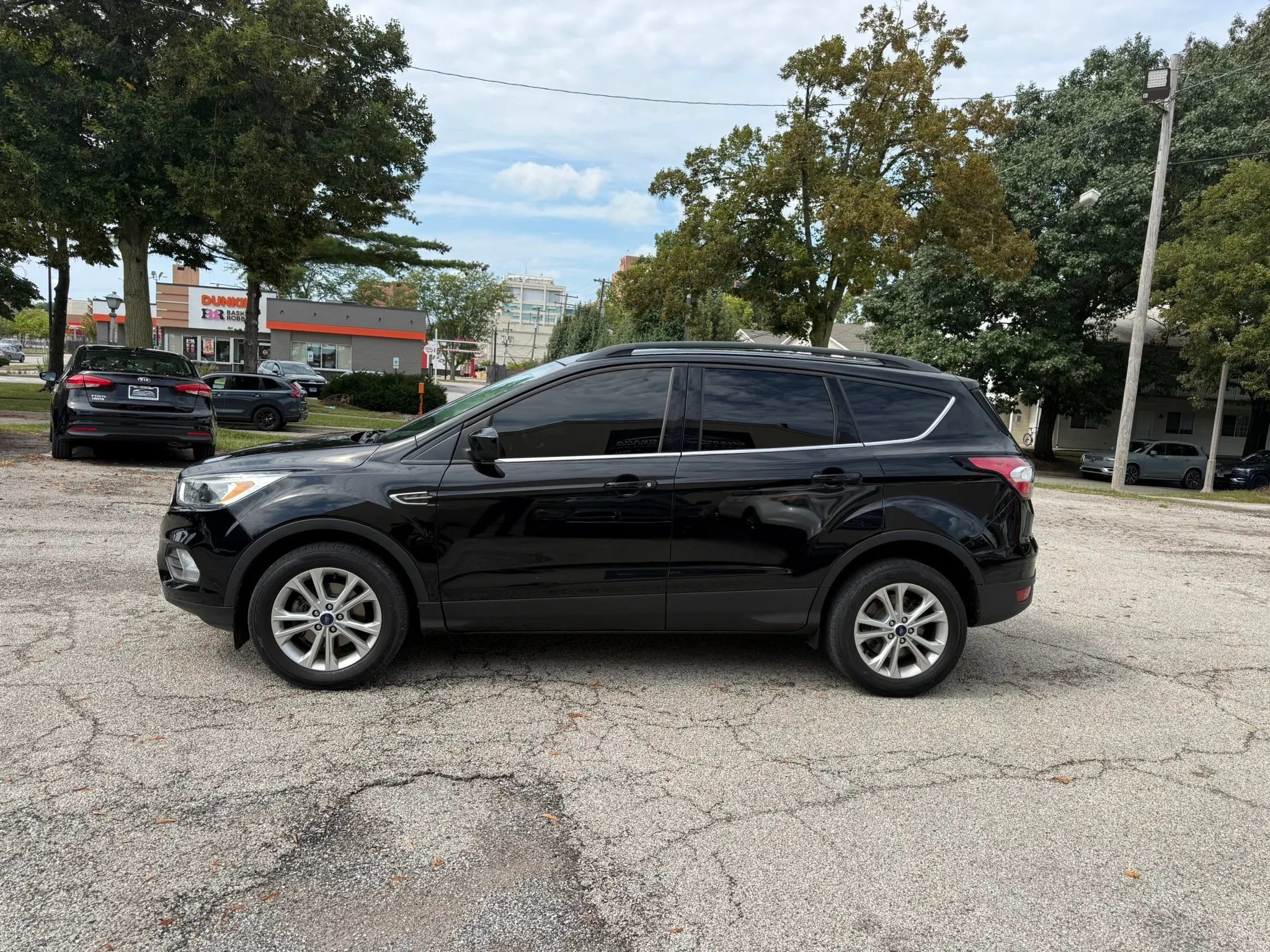 Used 2018 Ford Escape SE FWD image 4