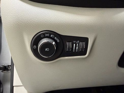 Used 2022 Jeep Compass Latitude w/ Sun and Sound Group image 14