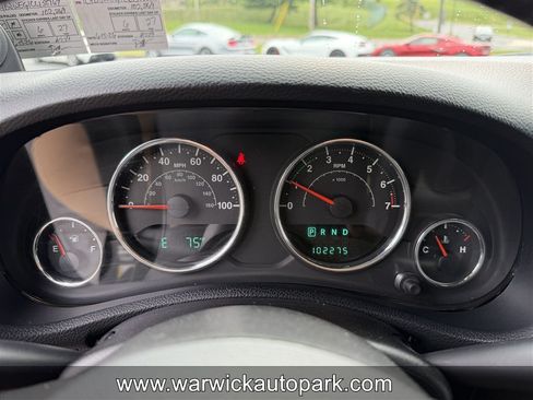Used 2012 Jeep Wrangler Unlimited Sahara w/ Max Tow Pkg AWD/4WD image 10