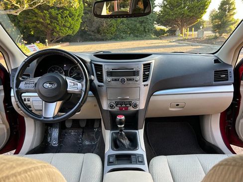 Used 2011 Subaru Outback 2.5i Premium image 33