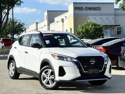 Used 2025 Nissan Kicks Play S FWD image 2