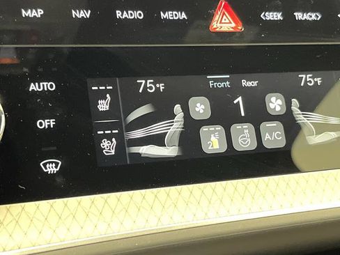 Used 2025 Genesis GV80 3.5T Prestige image 8