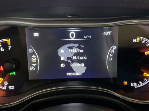 Used 2018 Jeep Grand Cherokee Limited image 18