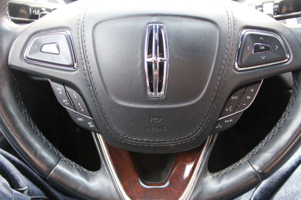 Used 2020 Lincoln MKZ Reserve w/ Monochromatic Package AWD/4WD image 11