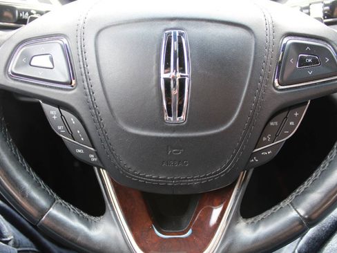 Used 2020 Lincoln MKZ Reserve w/ Monochromatic Package AWD/4WD image 11