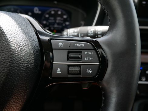 Used 2025 Honda Pilot Elite image 29