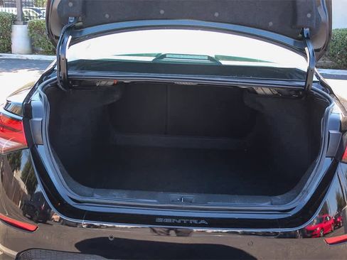 Used 2023 Nissan Sentra SR w/ SR Premium Package image 31