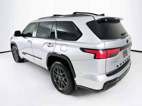 Used 2024 Toyota Sequoia Platinum image 6