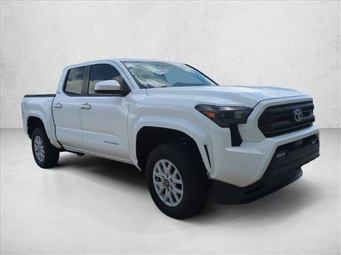 Certified 2024 Toyota Tacoma SR5 AWD/4WD image 3