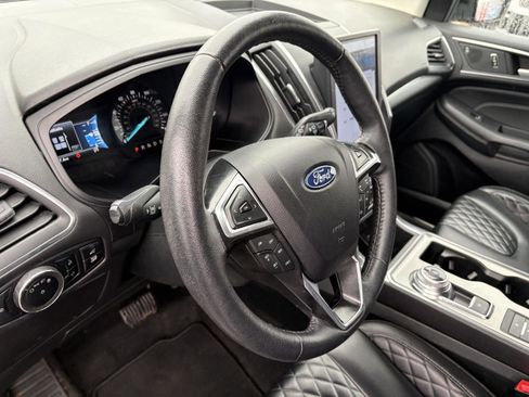 Used 2024 Ford Edge Titanium image 8