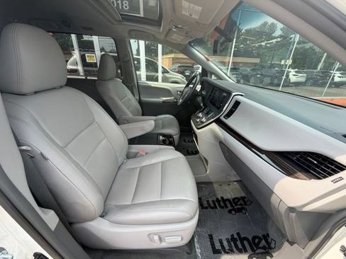 Used 2016 Toyota Sienna XLE w/ Outdoor Package AWD/4WD image 10