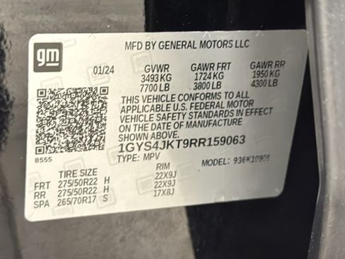 Used 2024 Cadillac Escalade ESV Luxury w/ LPO, Floor Liner Package AWD/4WD image 29