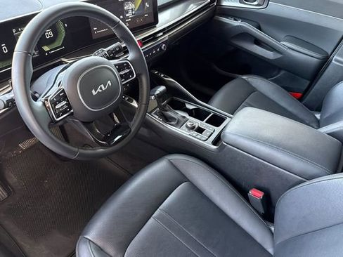 Certified 2025 Kia Sorento S image 12