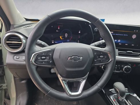 Used 2025 Chevrolet Trax ACTIV w/ Driver Confidence Package FWD image 12