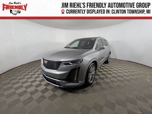 Used 2023 Cadillac XT6 Premium Luxury FWD image 2