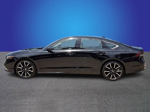 Used 2024 Honda Accord Touring image 7