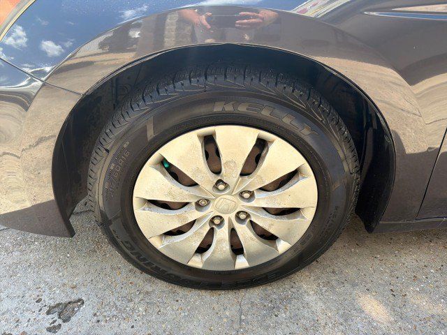 Used 2012 Honda Accord LX image 27