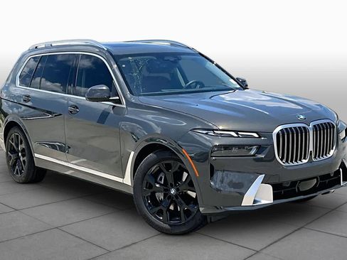 Used 2026 BMW X7 xDrive40i AWD/4WD image 2
