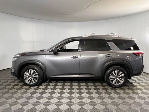 Used 2022 Nissan Pathfinder SL image 9