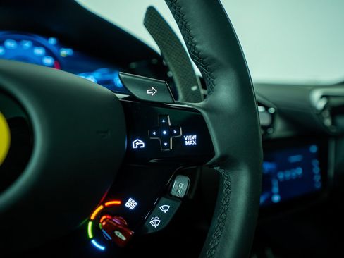 Certified 2025 Ferrari 12Cilindri RWD image 38