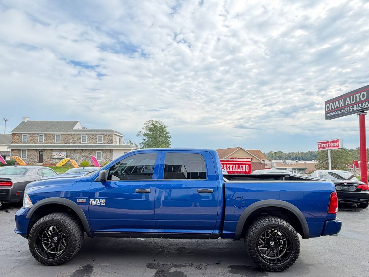 Used 2017 RAM 1500 Express AWD/4WD image 4