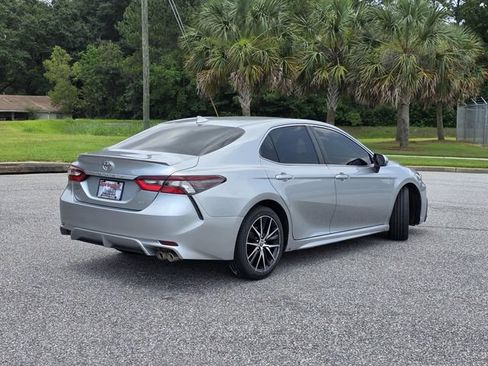 Used 2023 Toyota Camry SE FWD image 5
