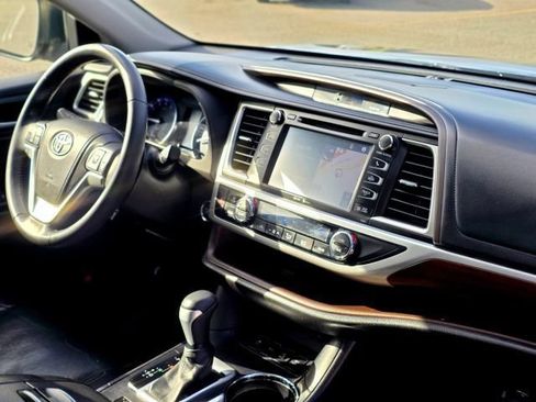 Used 2015 Toyota Highlander Limited AWD/4WD image 23
