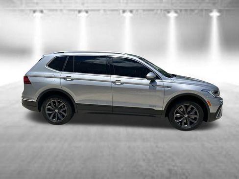 Used 2023 Volkswagen Tiguan SE FWD image 6