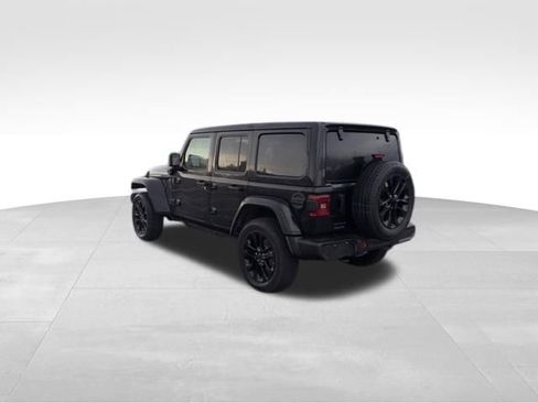 Used 2025 Jeep Wrangler Unlimited Sahara w/ Safety Group image 10