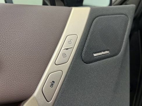 Used 2025 BMW iX xDrive50 image 24