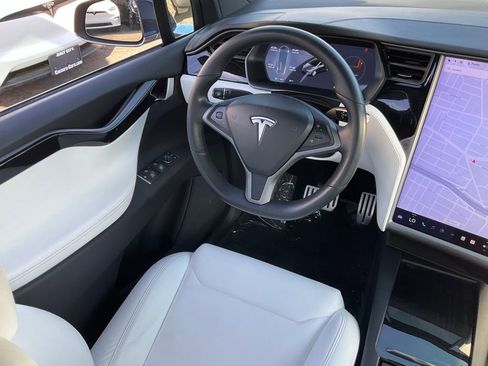Used 2019 Tesla Model X Performance image 40