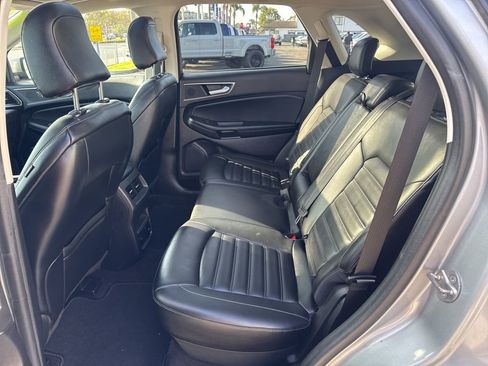 Used 2024 Ford Edge SEL w/ Convenience Package image 8