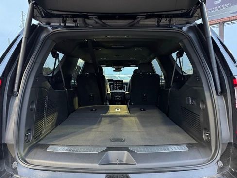 Used 2025 GMC Yukon XL Denali image 38