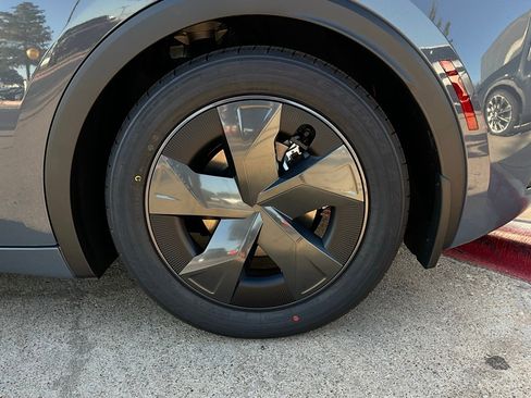 New 2026 Toyota Prius Plug-In Hybrid image 9