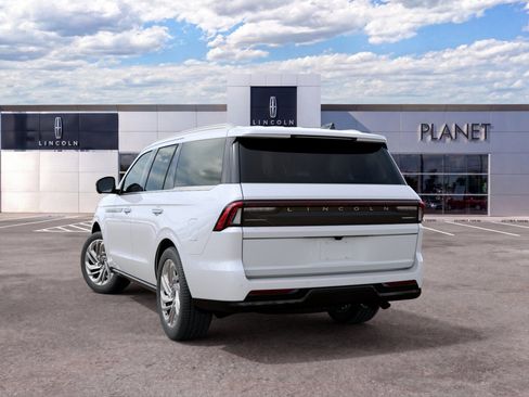 New 2027 Lincoln Navigator Reserve RWD image 8
