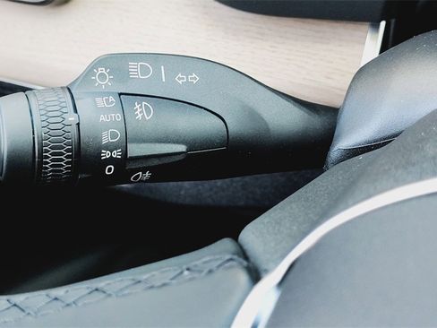 New 2026 Volvo XC90 B6 Plus w/ Protection Package Premier image 16