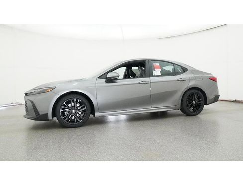 New 2026 Toyota Camry SE image 18